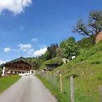 & Golf Zell Am 펜션 *