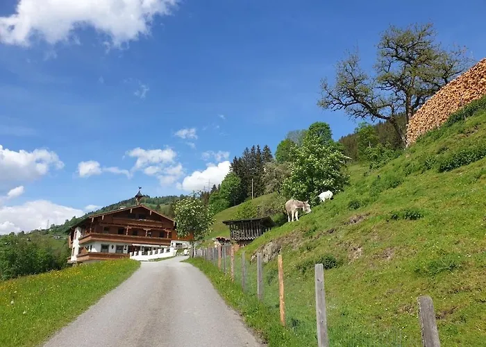 & Golf Zell Am Tatil Evi *